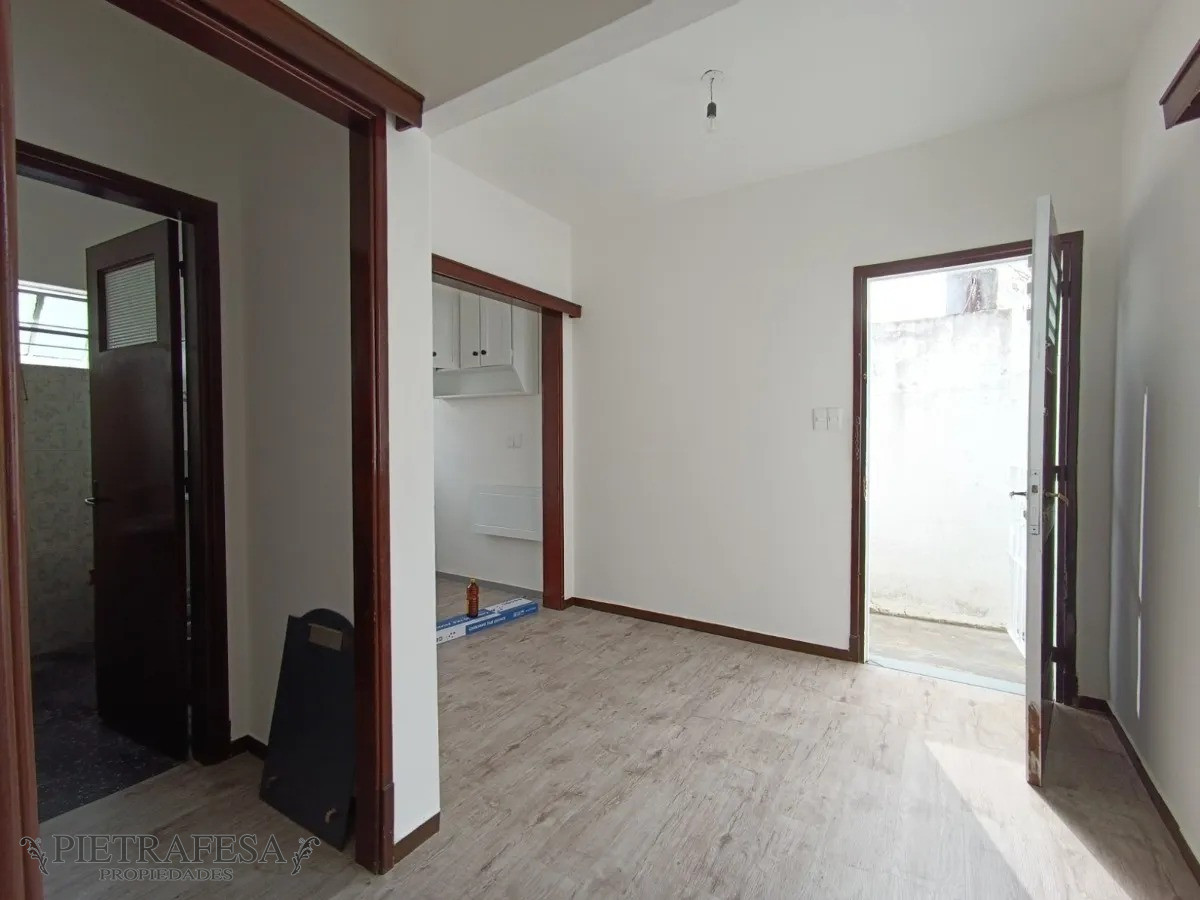 Apartamento ID.4536 - Apartamento en venta 2 dormitorios, 1 baño, estufa a leña, 2 patios. - Vitruvio-Union - C/Renta 