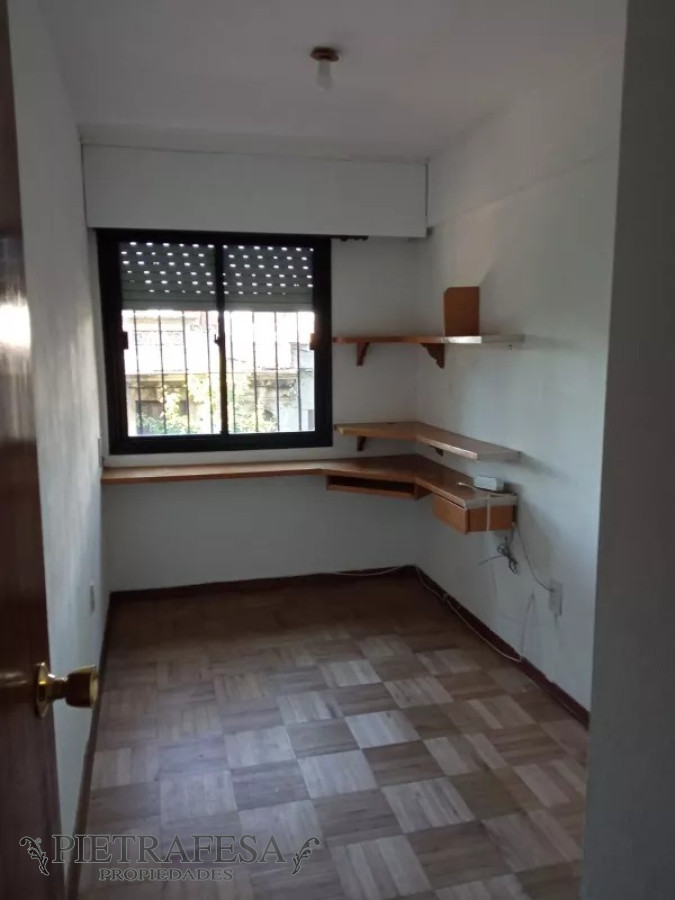 Apartamento ID.12240 - Apartamento en venta 2 dormitorios, 1 baño y balcón-Tres Cruces