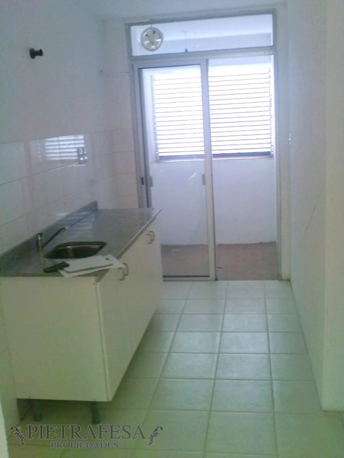 Apartamento ID.1940 - Apartamento en venta 4 dormitorios 2 baños- Salvador Ferrer Serra- Tres Cruces