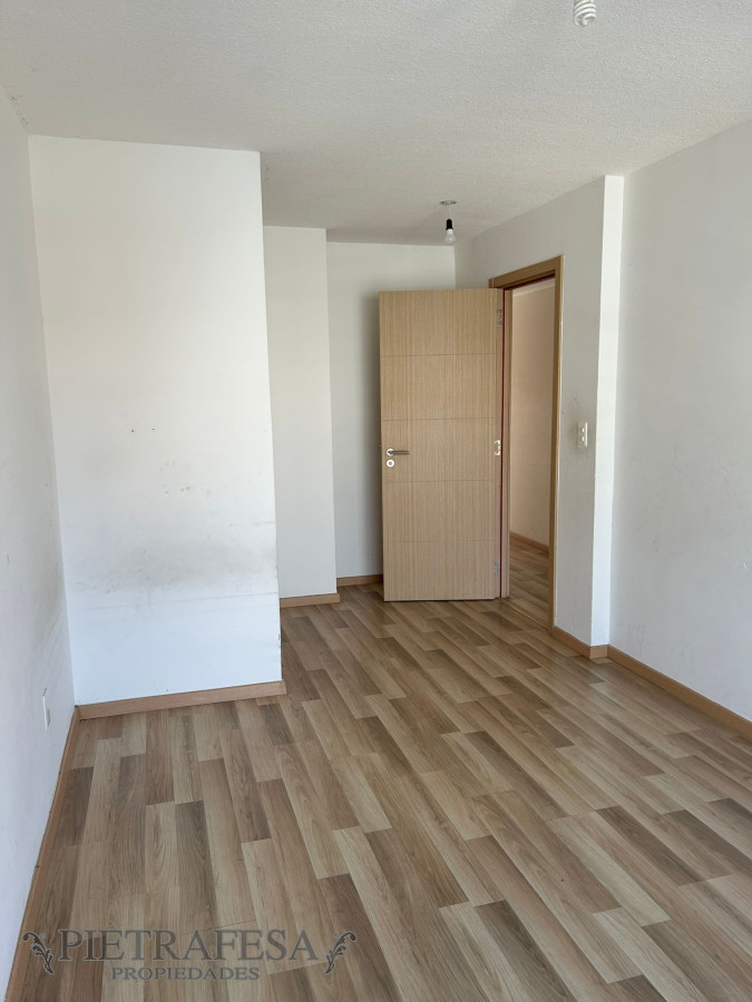 Apartamento ID.6700 - Apartamento en venta con renta - 2 dormitorios, 1 baño y terraza-  Eduardo Víctor Haedo-Cordón