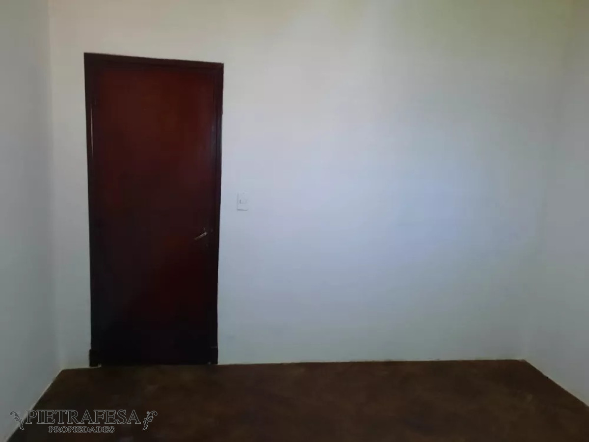 Apartamento ID.8643 - Apto tipo casa en venta 2 dormitorios, 1 baño, garaje y patio-La Teja