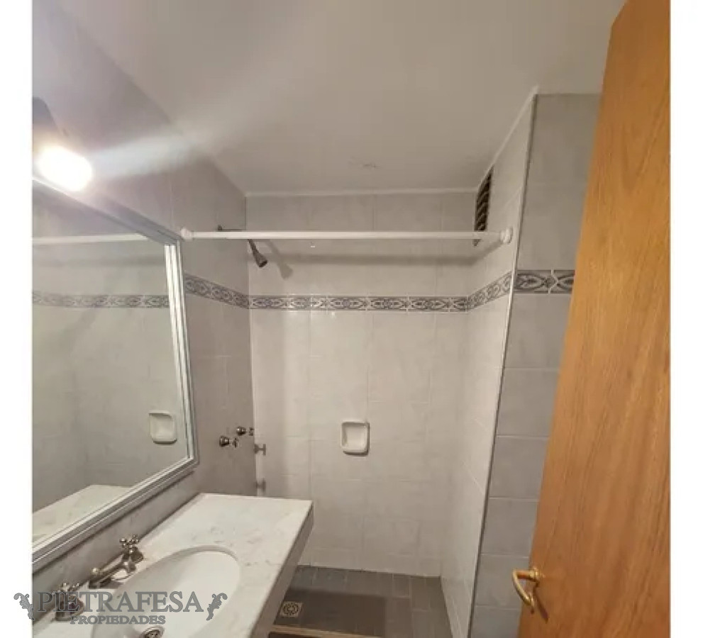 Apartamento ID.13822 - Apartamento en alquiler, 1 dormitorio, 1 baño, balcón, garaje. Punta Carretas