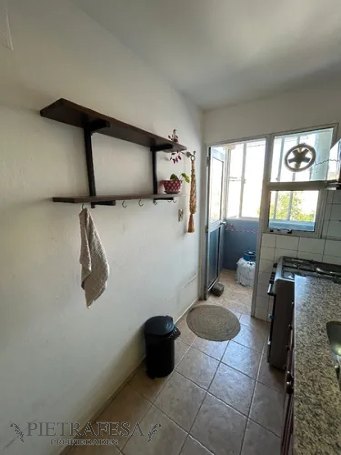 Apartamento ID.13712 - Apartamento en alquiler, 1dormitorio, 1baño, terraza, cochera, amueblado. Pocitos.