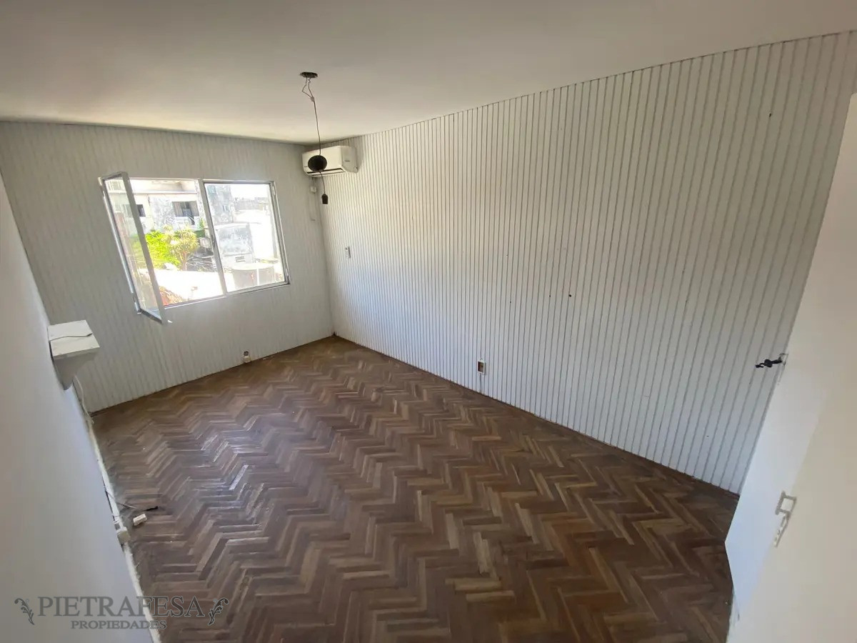 Apartamento ID.7373 - Apartamento en venta con renta  4 dormitorios, 2 baños y patio- Magallanes-Cordón