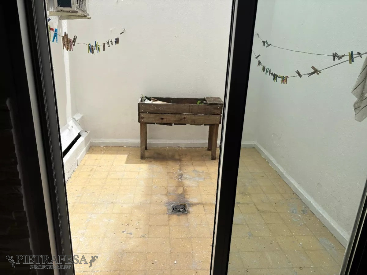 Apartamento ID.12128 - Apto en venta 2 dormitorios, patio-Centro 
