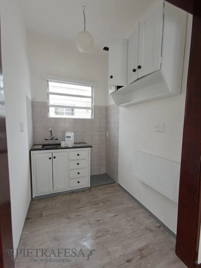 Apartamento ID.4536 - Apartamento en venta 2 dormitorios, 1 baño, estufa a leña, 2 patios. - Vitruvio-Union - C/Renta 