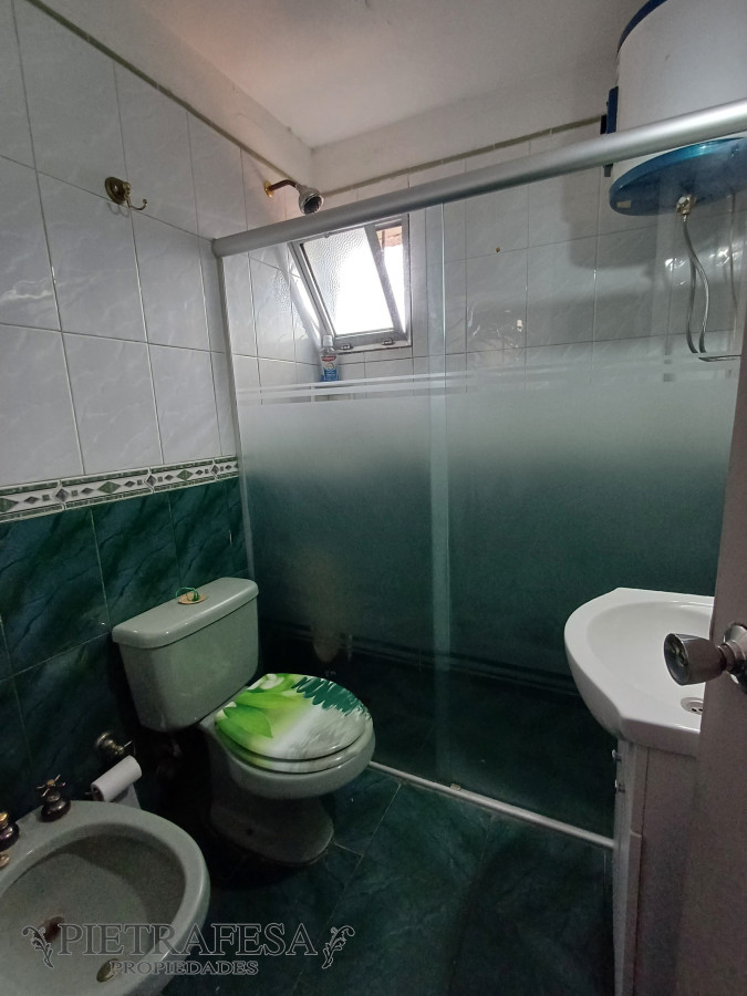 Apartamento ID.6036 - Apartamento tipo dúplex en venta 3 dormitorios, 1 baño y patio con parrillero-Alberto Zum Felde-Malvin Norte 