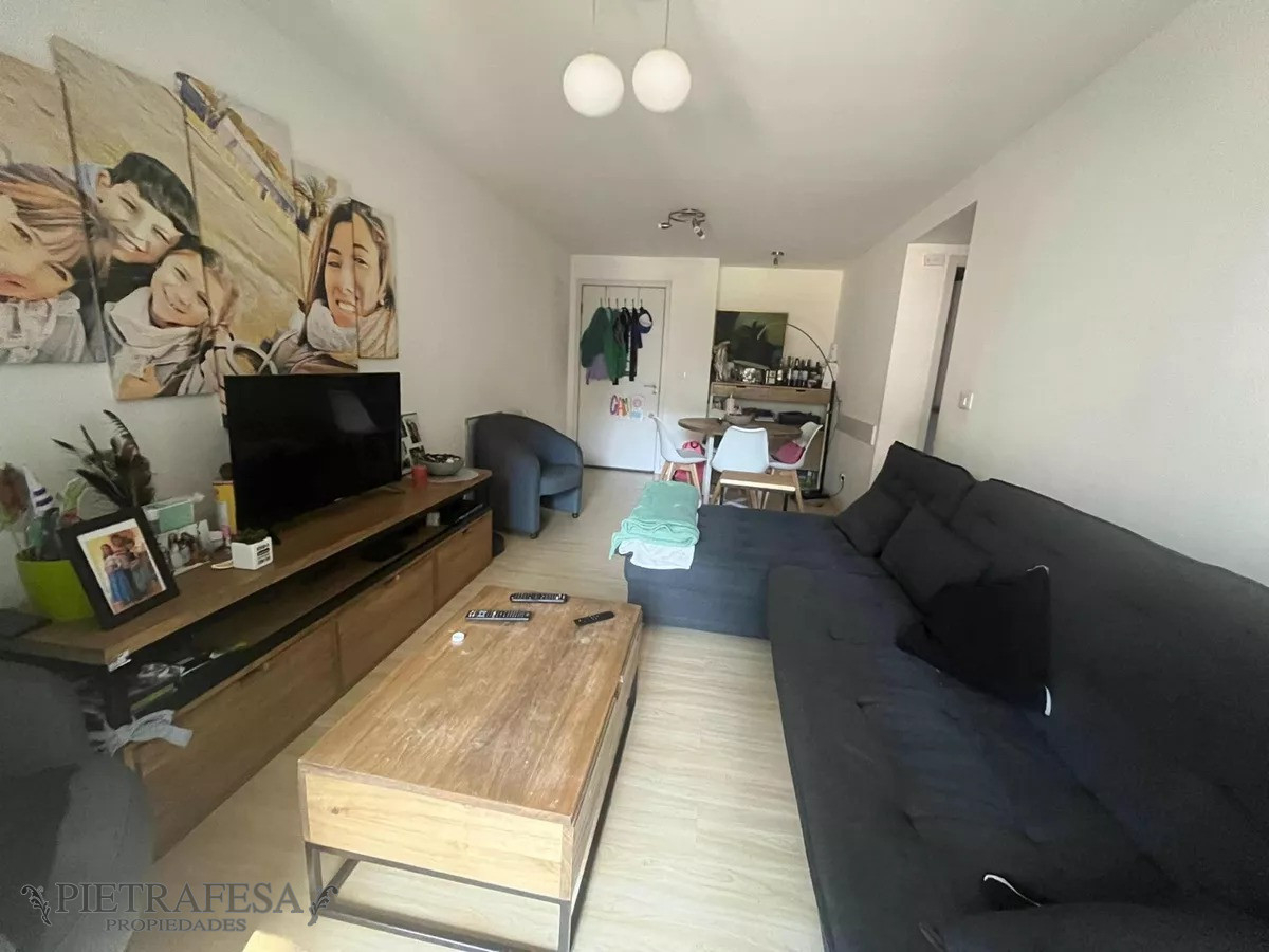 Apartamento ID.8554 - Apartamento en venta 3 dormitorios, 2 baños, patio y garaje-Millán-Prado