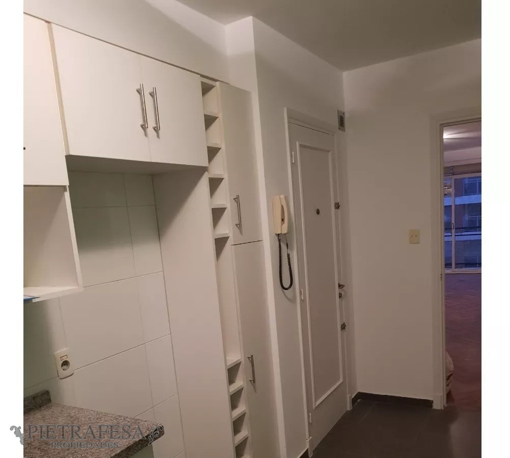 Apartamento ID.5827 - Apartamento con renta en venta 3 dormitorios, 2 baños, garaje y terraza-21 De Setiembre-Punta Carretas