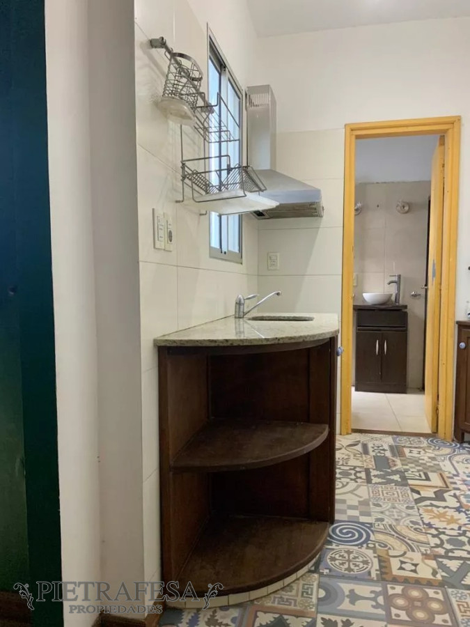 Apartamento ID.7853 - Ph en venta con renta 2 dormitorios, 1 baño y azotea-Solferino-Buceo