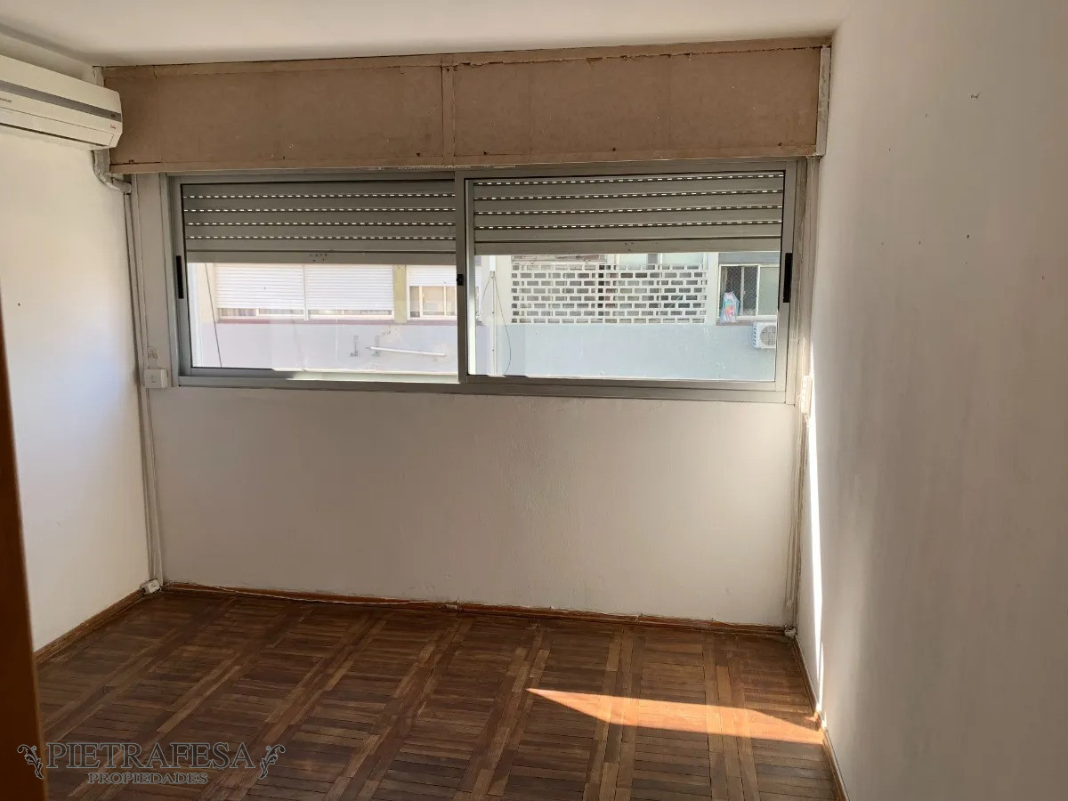 Apartamento ID.13795 - Apto en venta 4 dormitorios, 2 baños, garaje-Reducto 