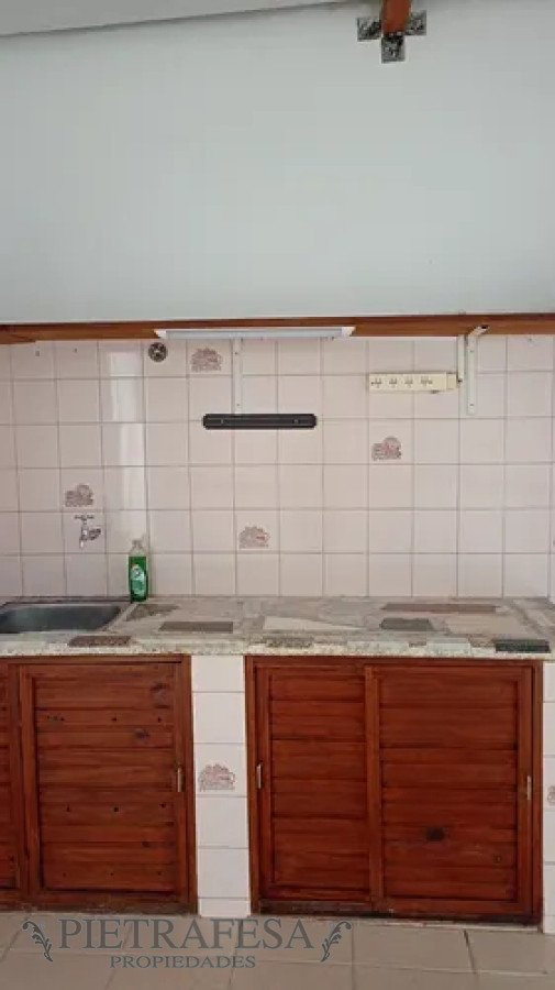 Apartamento ID.13729 - Apartamento en alquiler, 1dormitorio, 1baño, patio. Pérez Castellanos.