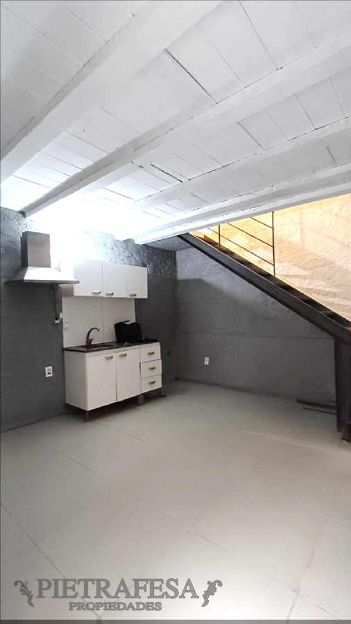 Apartamento ID.994 - Dúplex en alquiler 2 dormitorios, 1 baño- Defensa- Tres Cruces