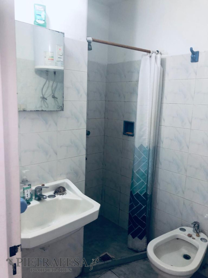 Apartamento ID.5258 - Apartamento en venta 2 dormitorios, 1 baño y balcón- Alberto Zum Felde -Malvin Norte