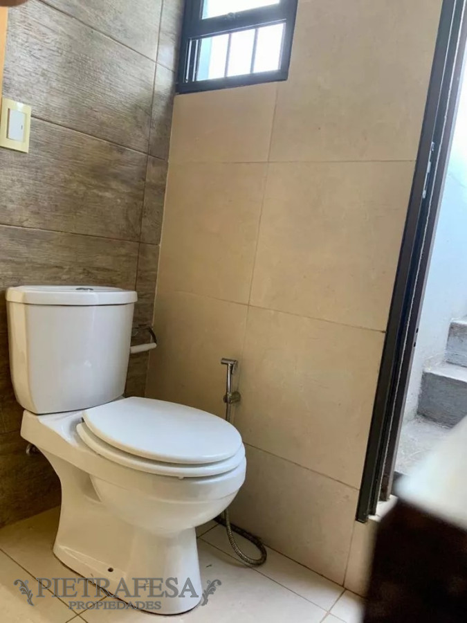 Apartamento ID.7853 - Ph en venta con renta 2 dormitorios, 1 baño y azotea-Solferino-Buceo