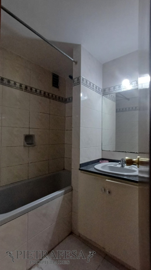 Apartamento ID.12318 - Apartamento en alquiler, 4dormitorios, 3baños, terraza, garaje. Pocitos.