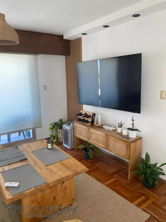 Apartamento ID.10782 - Apto en venta 2 dormitorios, 1 baño y balcón-Malvin 