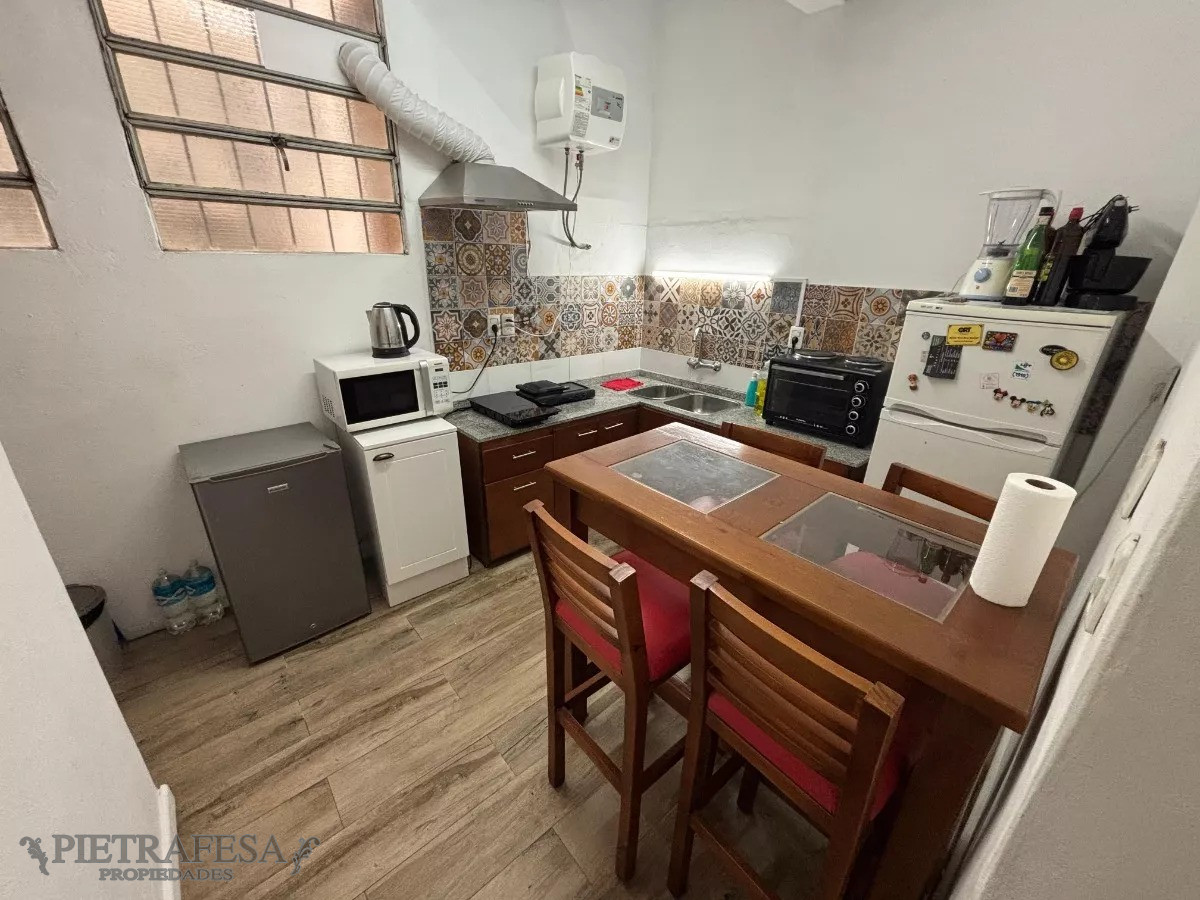 Apartamento ID.12128 - Apto en venta 2 dormitorios, patio-Centro 