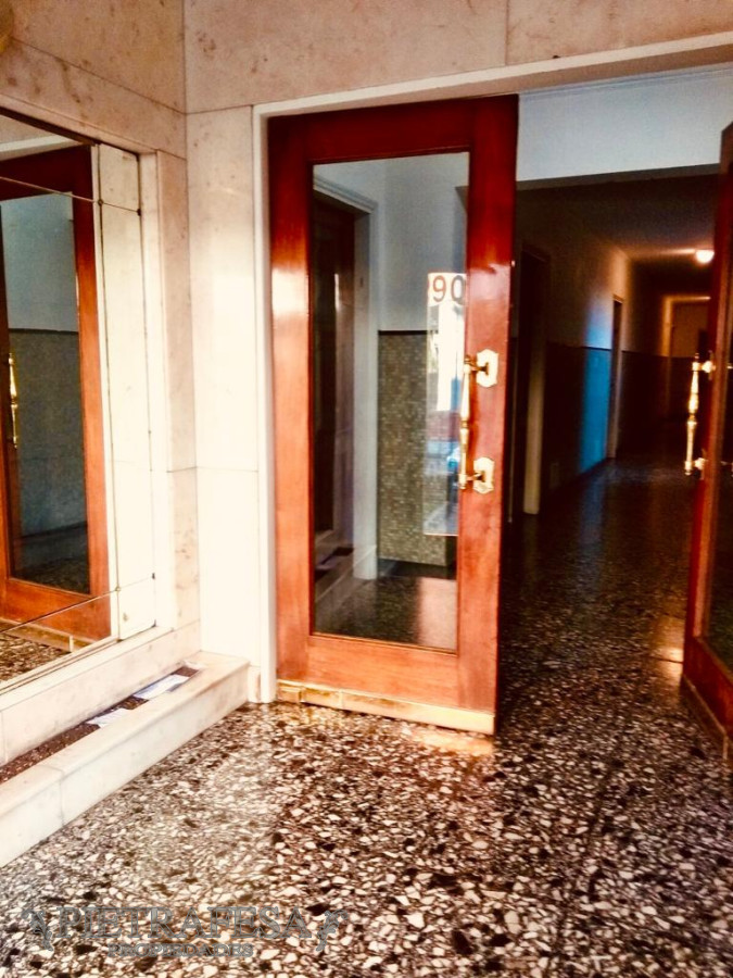 Apartamento ID.703 - Apto en venta 2 dormitorios 1 baño con garaje- Larrobla - Bella Vista 