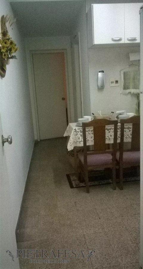 Apartamento ID.6468 - Apartamento en venta -CON RENTA 1 dormitorio , 1 baño y patio- Canelones- Ciudad Vieja. 