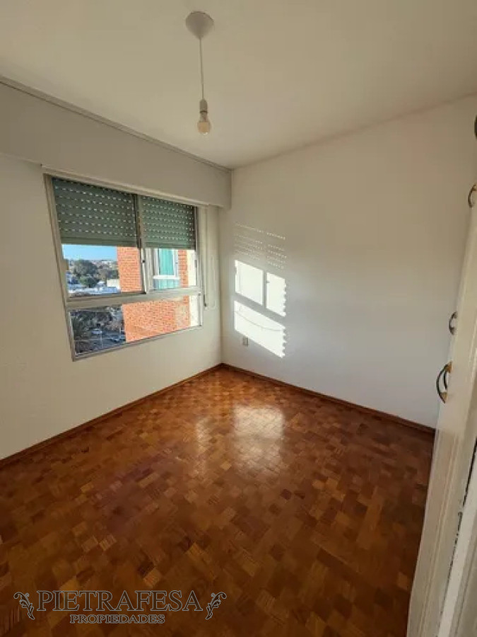 Apartamento ID.13803 - Apartamento en alquiler, 2dormitorios, 2baños, balcón. Malvin.