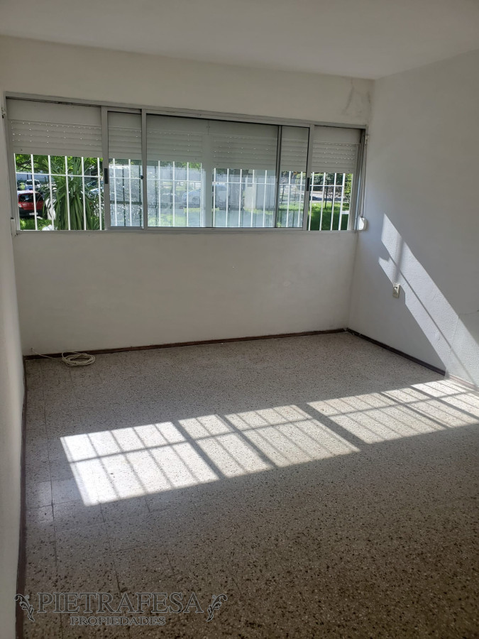 Apartamento ID.2743 - Apartamento en venta con renta 2 dormitorios 1 baño- Euskalerria 71- Malvin Norte