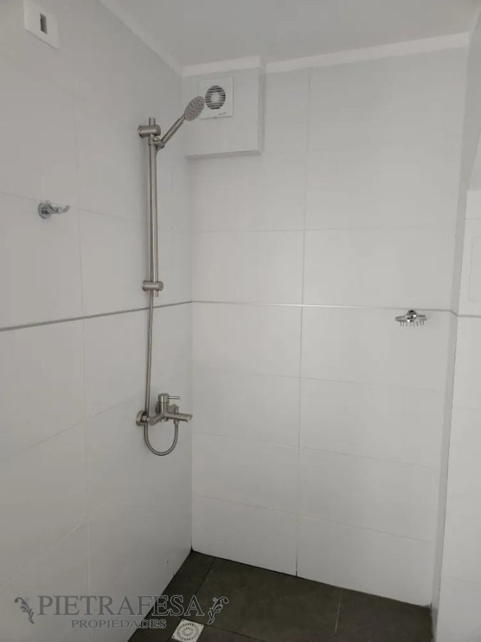Apartamento ID.5441 - Monoambiente en venta con RENTA , terraza y patio- Av Rivera- Malvin