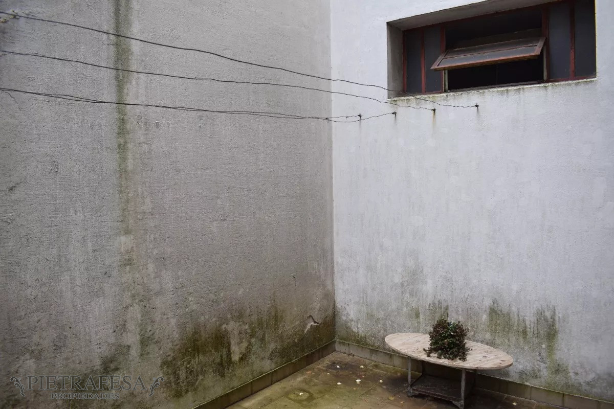 Apartamento ID.12550 - Apto en venta 5 dormitorios, 2 baños, patio-Cordón 