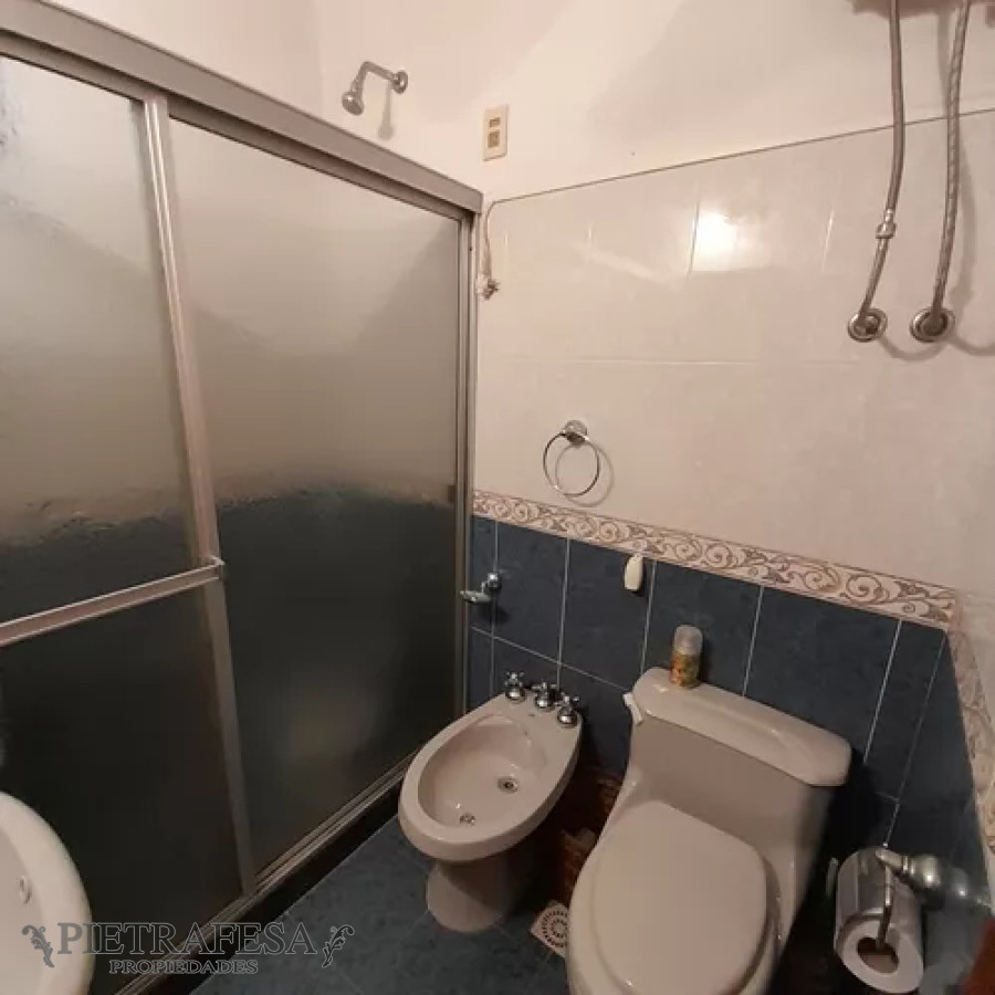 Apartamento ID.12043 - Apartamento en alquiler, 2dormitorios, 1baño, patio. Malvin Norte.