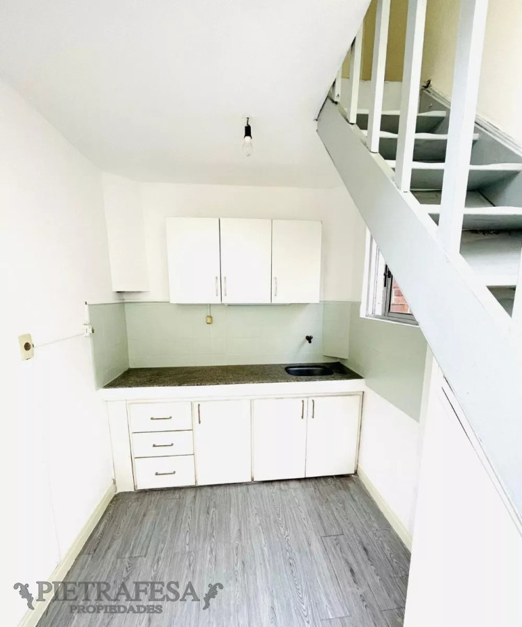 Apartamento ID.8979 - Apto en venta 3 dormitorios, 1 baño y azotea- Reducto