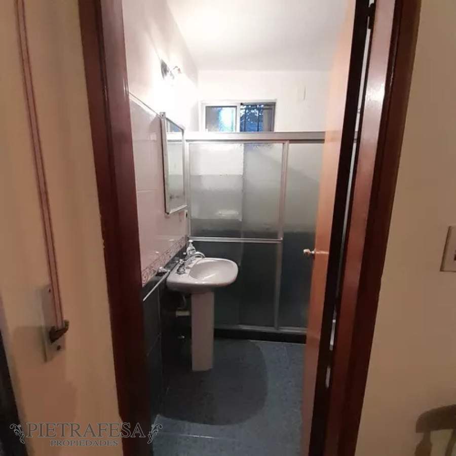Apartamento ID.12043 - Apartamento en alquiler, 2dormitorios, 1baño, patio. Malvin Norte.