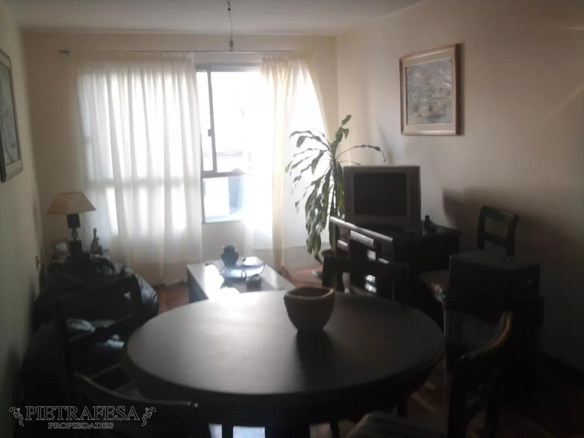 Apartamento ID.8689 - Apto en venta 2 dormitorios, 1 baño y patio-Pocitos
