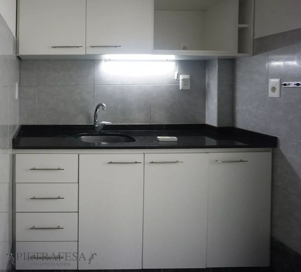 Apartamento ID.8805 - Apartamento en venta, 1 dormitorio, 1 baño, terraza, Durazno, Palermo.