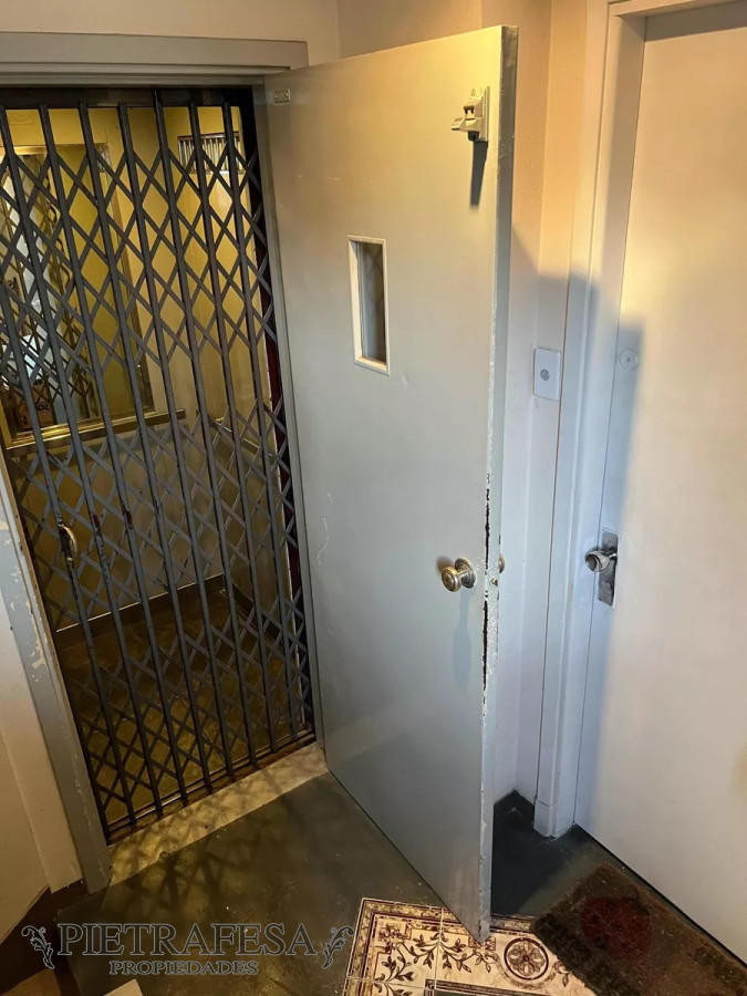Apartamento ID.12913 - Apto en venta con renta 4 dormitorios, 2 baños-Centro