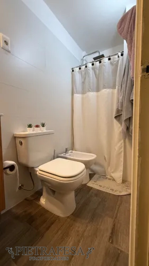 Apartamento ID.13828 - Apartamento en alquiler, 2 dormitorios, 2 baños, terraza, garaje. Centro.
