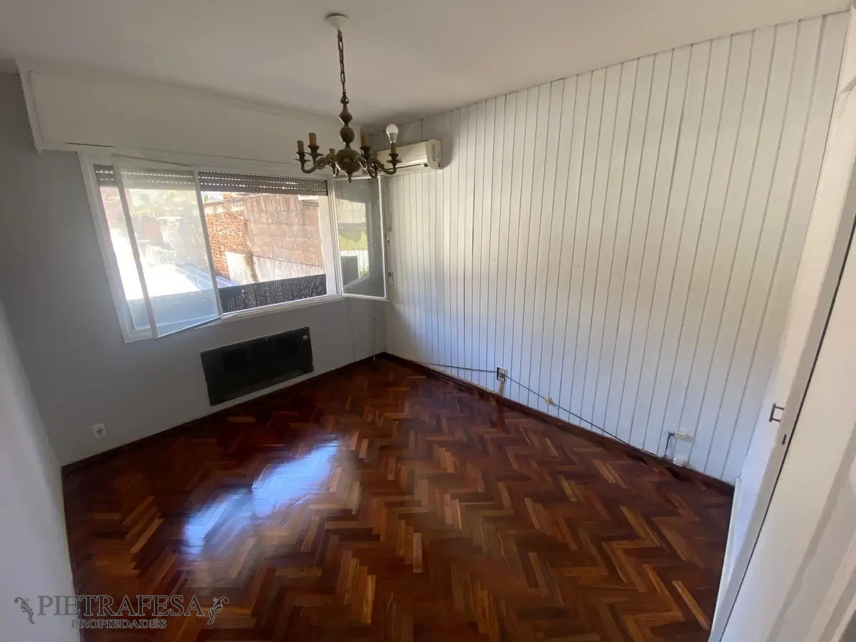 Apartamento ID.7373 - Apartamento en venta con renta  4 dormitorios, 2 baños y patio- Magallanes-Cordón