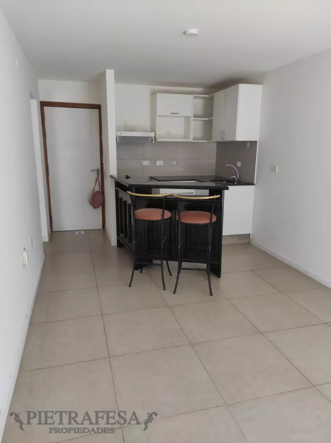 Apartamento ID.8156 - Apartamento en venta con renta, 1 dormitorio, 1 baño y terraza-Av. Gral. Rivera -Malvin, 