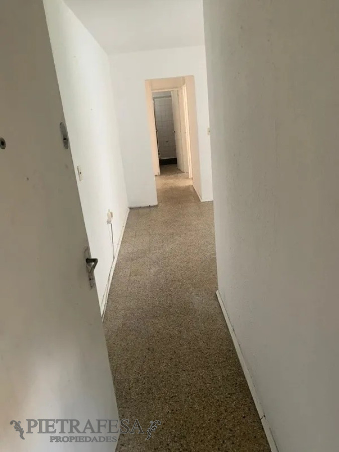 Apartamento ID.1966 - Apartamento en venta con renta Euskal Erria 70, 2 dormitorios 1 baño-Malvin Norte