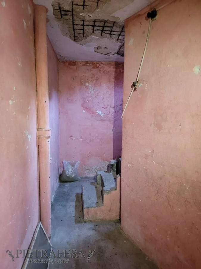 Apartamento ID.8011 - Apartamento a reciclar en venta, 3 dormitorios, 1 baño y azotea-Vilardebó-Reducto