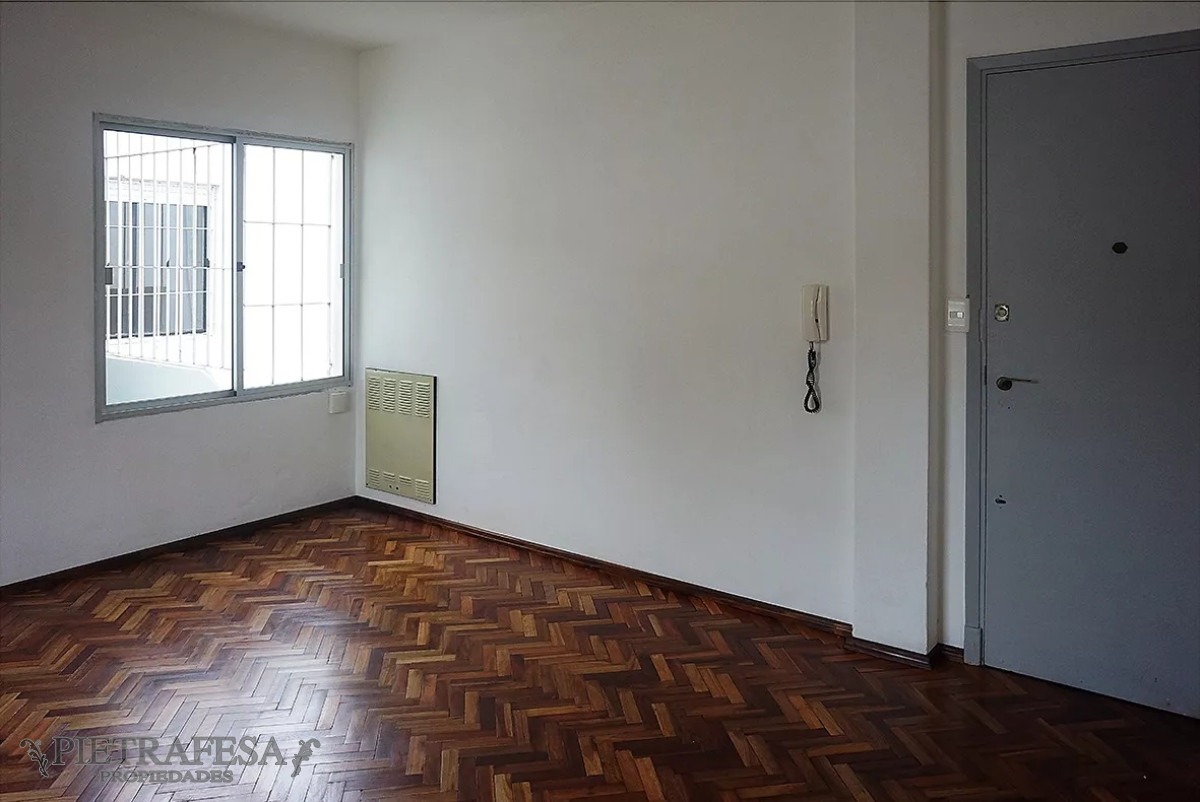 Apartamento ID.8805 - Apartamento en venta, 1 dormitorio, 1 baño, terraza, Durazno, Palermo.