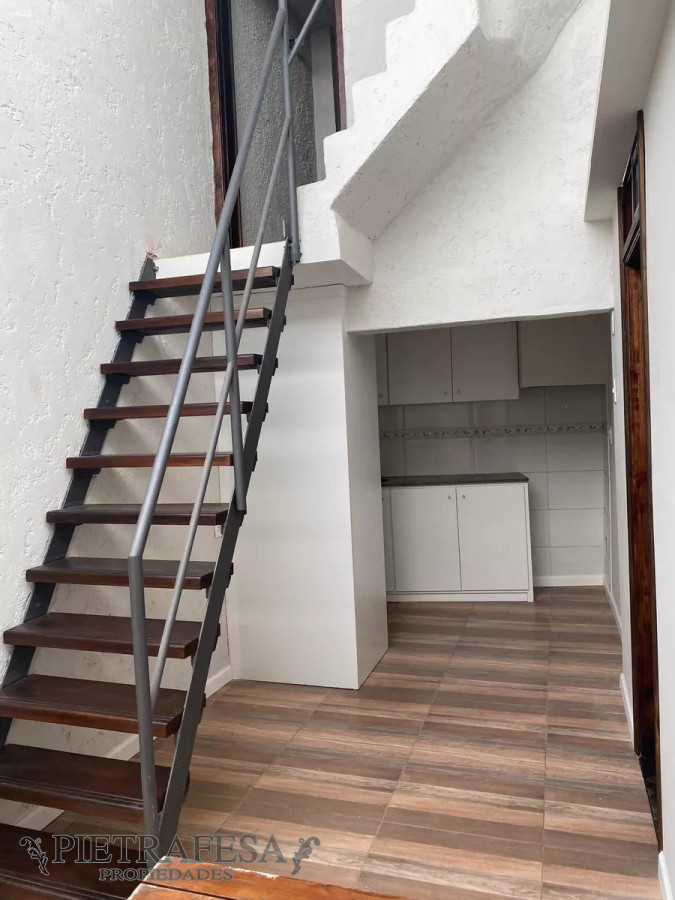 Apartamento ID.5897 - Apartamento en venta con renta, 3 dormitorios, 1 baño y azotea- Arenal Grande-Villa Muñoz