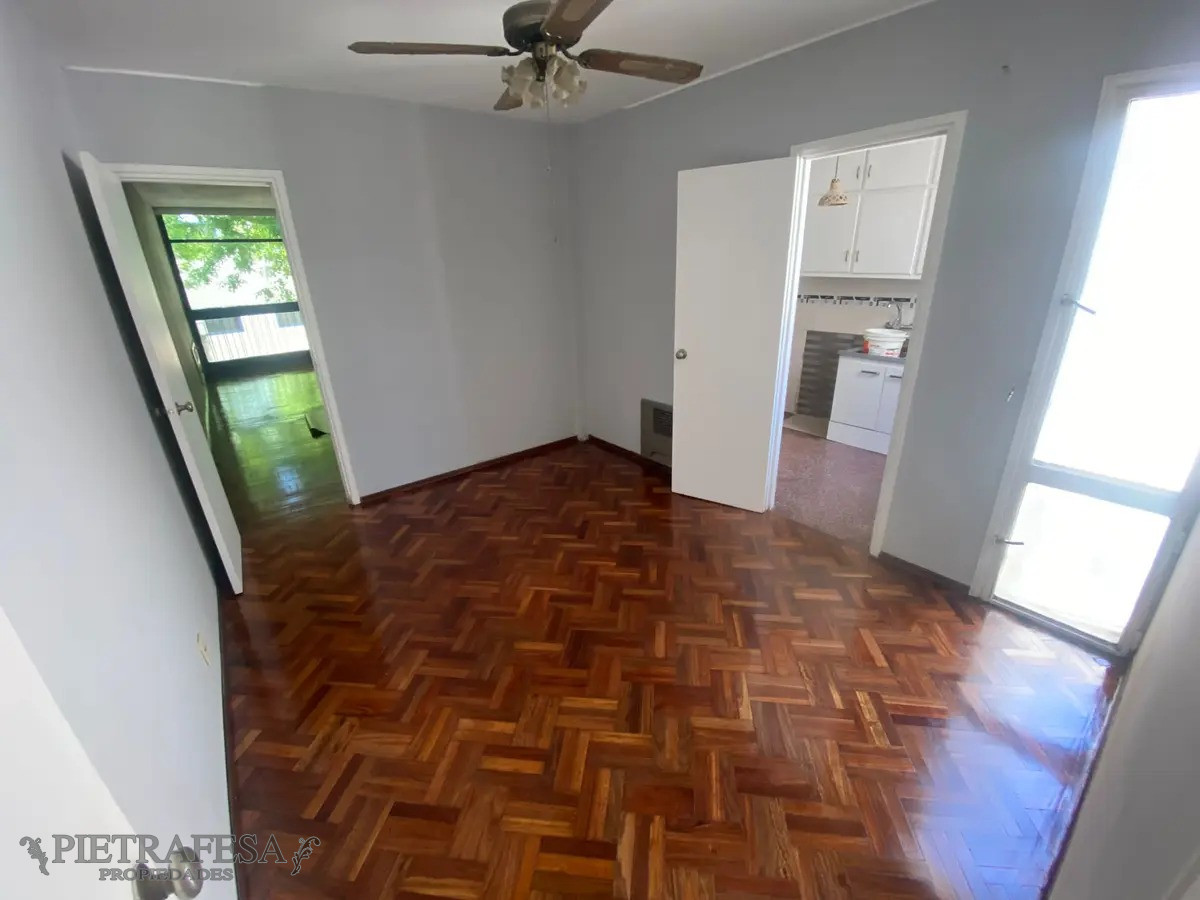 Apartamento ID.7373 - Apartamento en venta con renta  4 dormitorios, 2 baños y patio- Magallanes-Cordón
