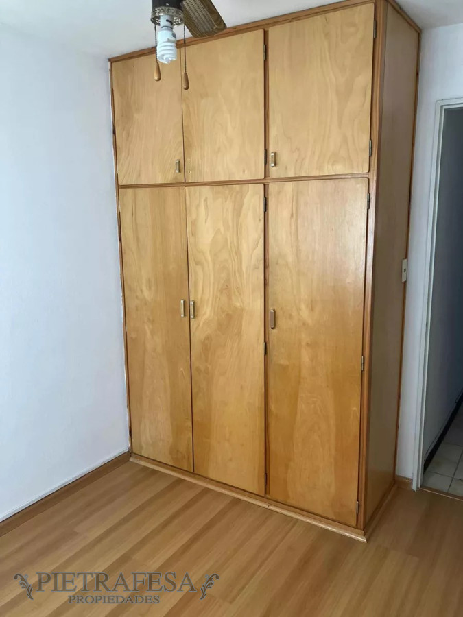 Apartamento ID.8050 - Apartamento en venta 3 dormitorios, 1 baño- Jaime Roldos y Pons-Pérez Castellanos