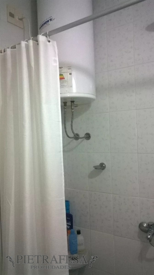 Apartamento ID.6468 - Apartamento en venta -CON RENTA 1 dormitorio , 1 baño y patio- Canelones- Ciudad Vieja. 