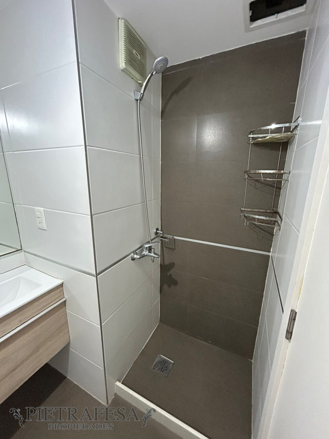 Apartamento ID.6701 - Apartamento en venta con renta 1 dormitorio, 1 baño y balcón- Soriano-Cordón 