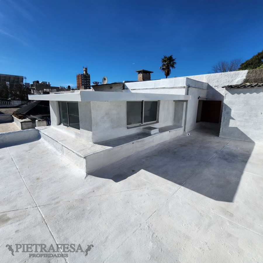 Apartamento ID.7016 - Apartamento en venta con renta, 2 dormitorios, 1 baño y azotea-Estero Bellaco- La Blanqueada