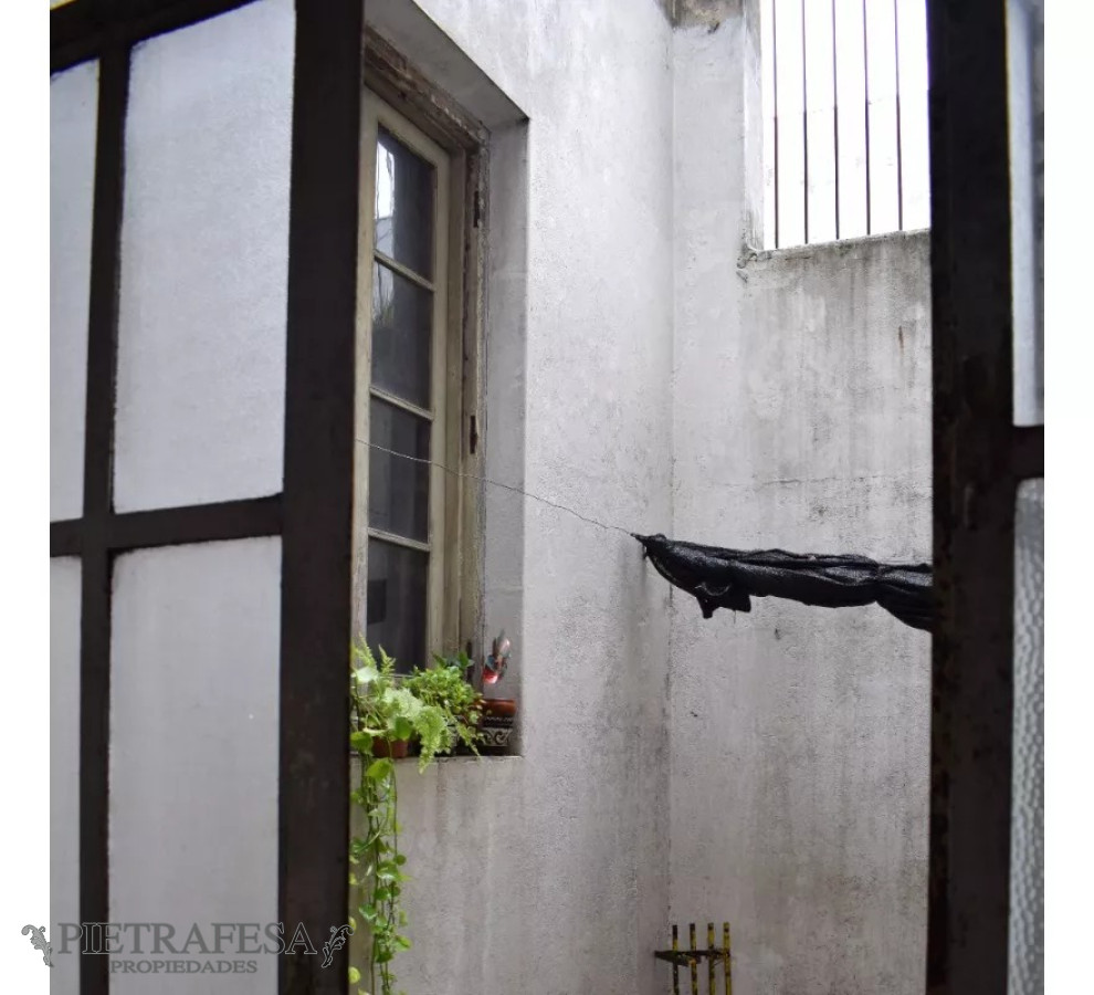 Apartamento ID.12550 - Apto en venta 5 dormitorios, 2 baños, patio-Cordón 