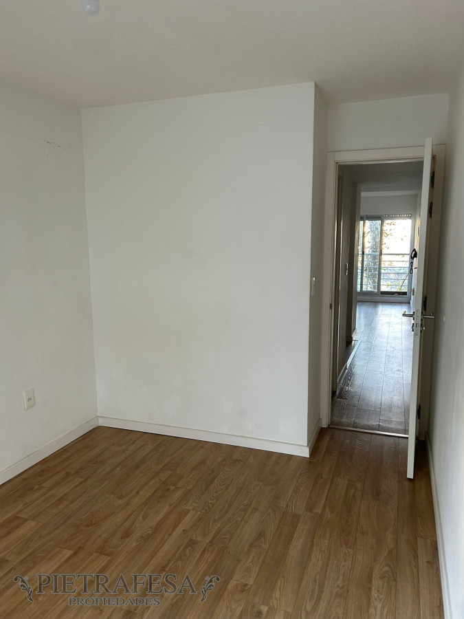 Apartamento ID.6701 - Apartamento en venta con renta 1 dormitorio, 1 baño y balcón- Soriano-Cordón 
