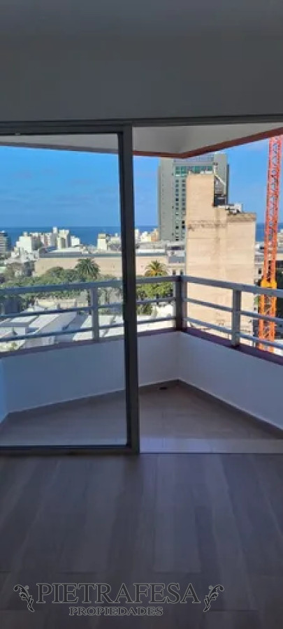 Apartamento ID.13830 - Hermoso apartamento en Punta Carretas, monoambiente, 1 baño, balcón.