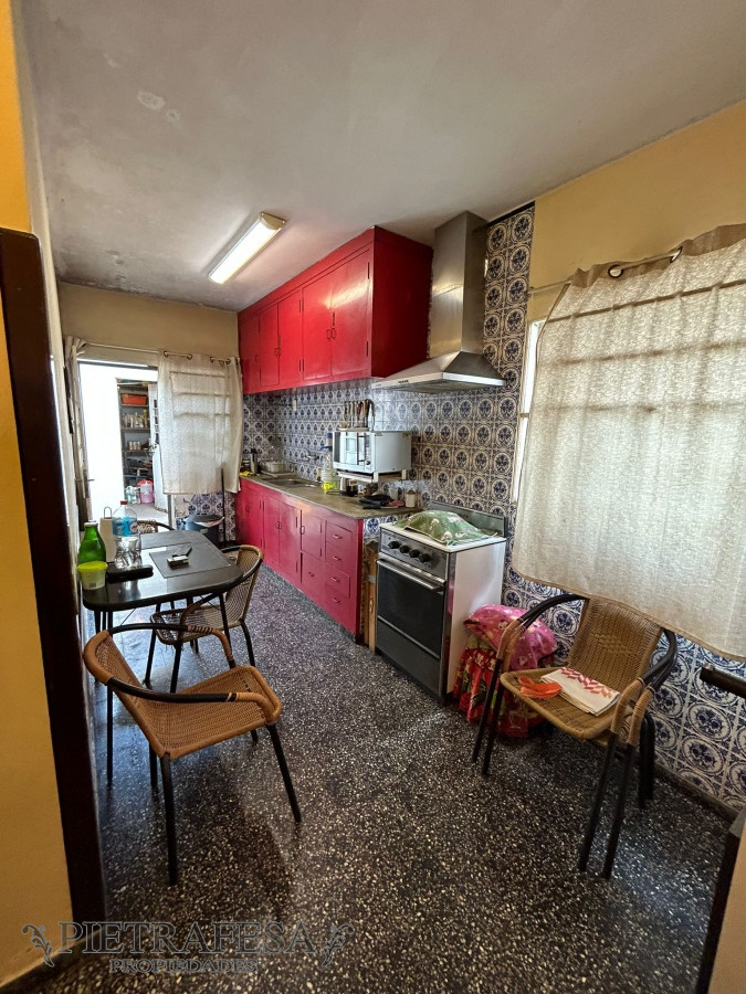 Apartamento ID.7417 - PH en venta 3 dormitorios, 1 baño, patio y fondo con parrillero-Pedro Giralt- La teja
